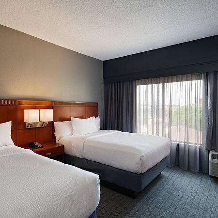 Courtyard By Marriott San Antonio Airport Hotel Ngoại thất bức ảnh