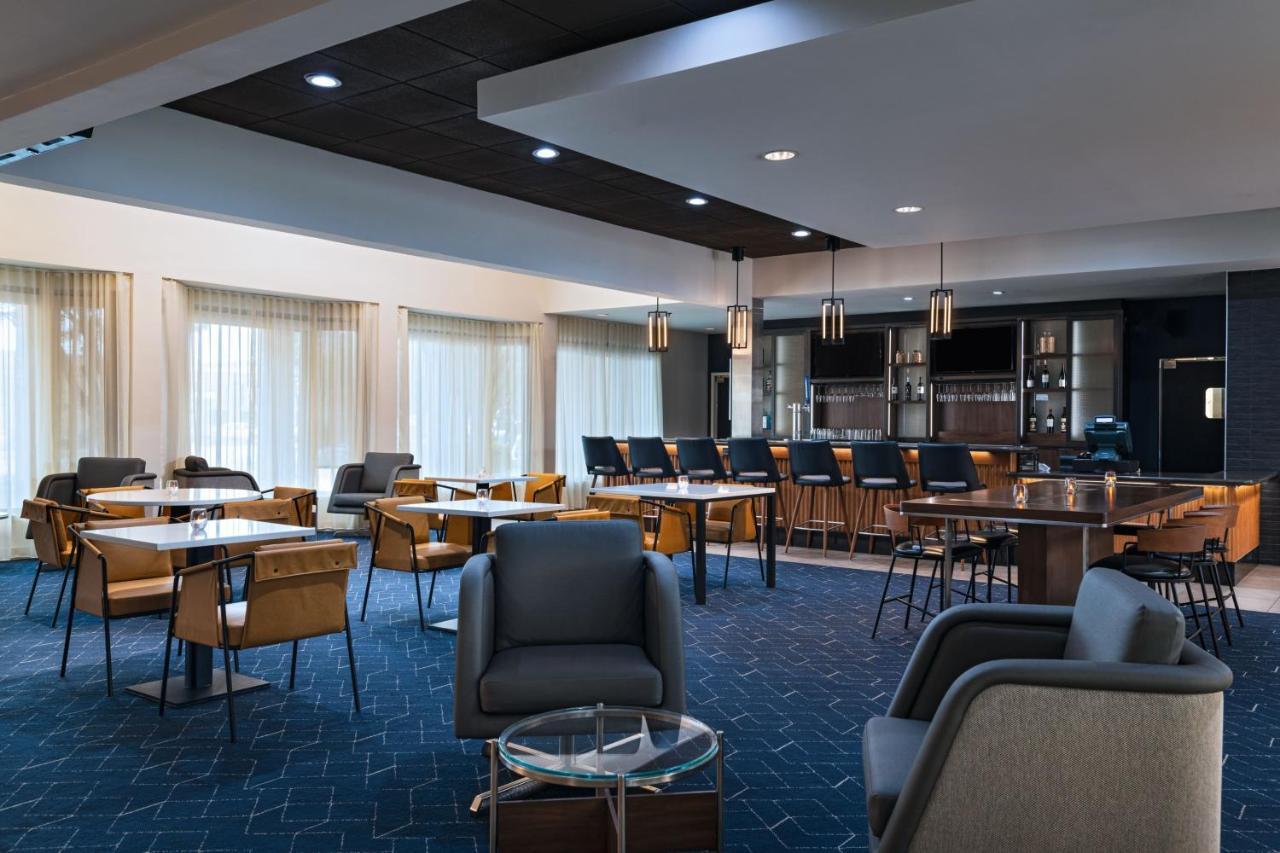 Courtyard By Marriott San Antonio Airport Hotel Ngoại thất bức ảnh