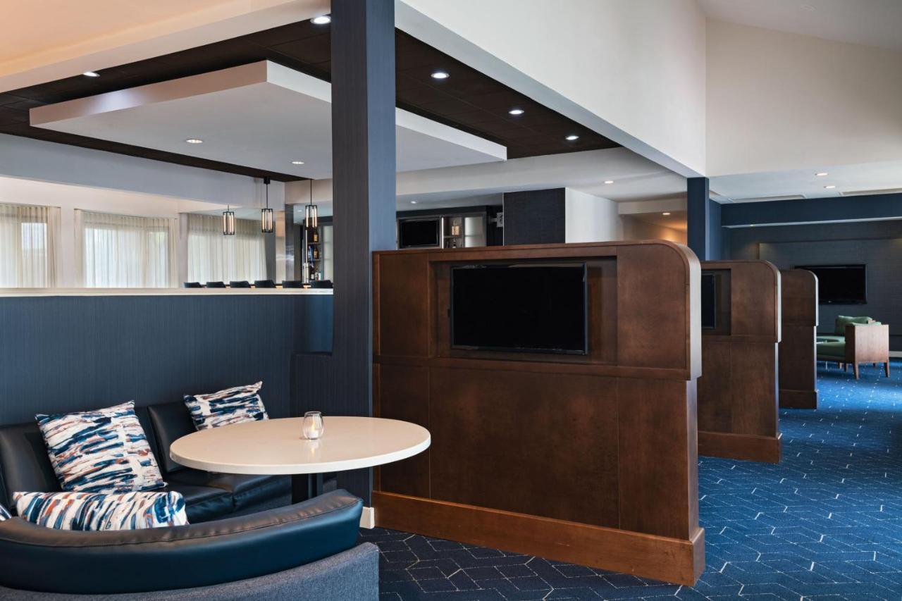 Courtyard By Marriott San Antonio Airport Hotel Ngoại thất bức ảnh