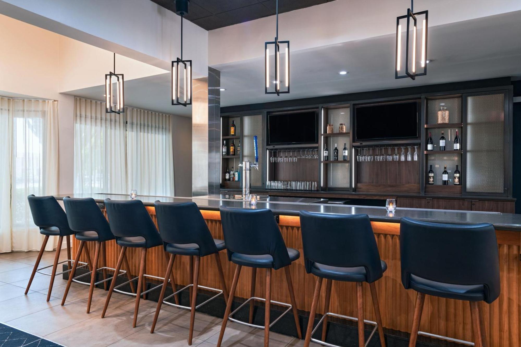 Courtyard By Marriott San Antonio Airport Hotel Ngoại thất bức ảnh