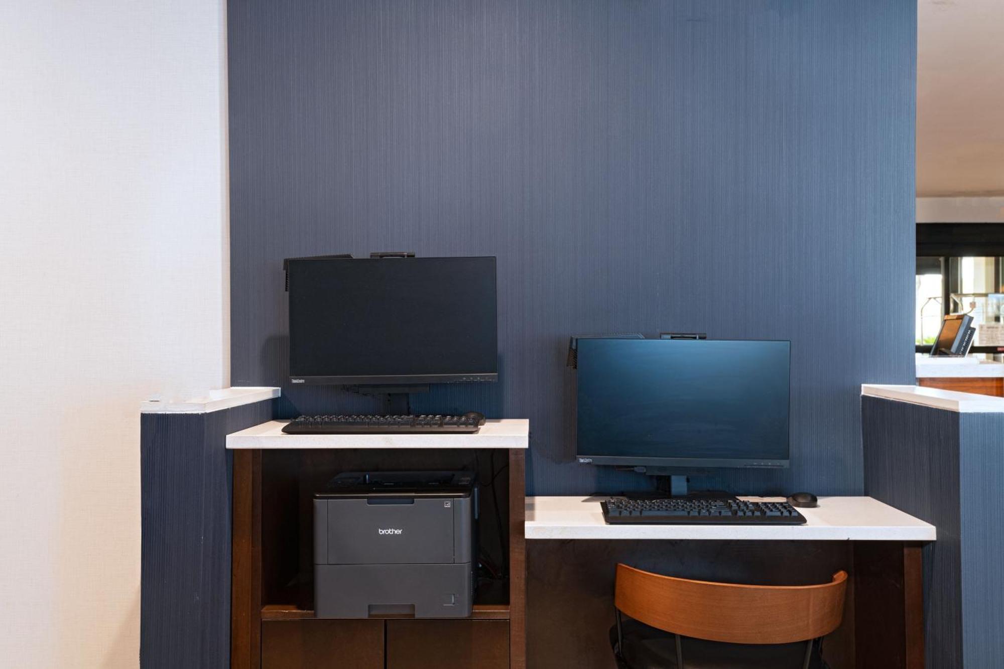 Courtyard By Marriott San Antonio Airport Hotel Ngoại thất bức ảnh