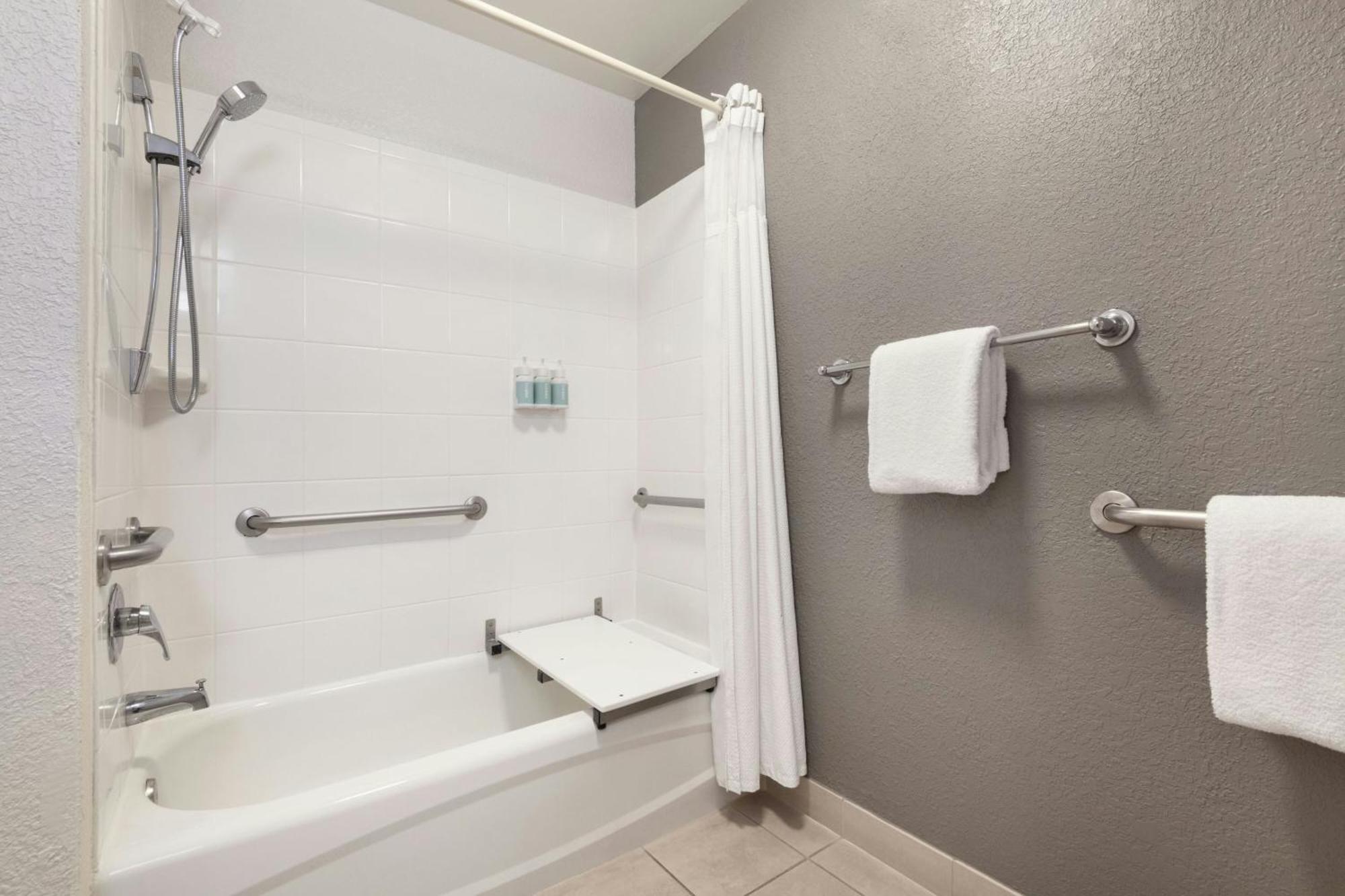 Courtyard By Marriott San Antonio Airport Hotel Ngoại thất bức ảnh