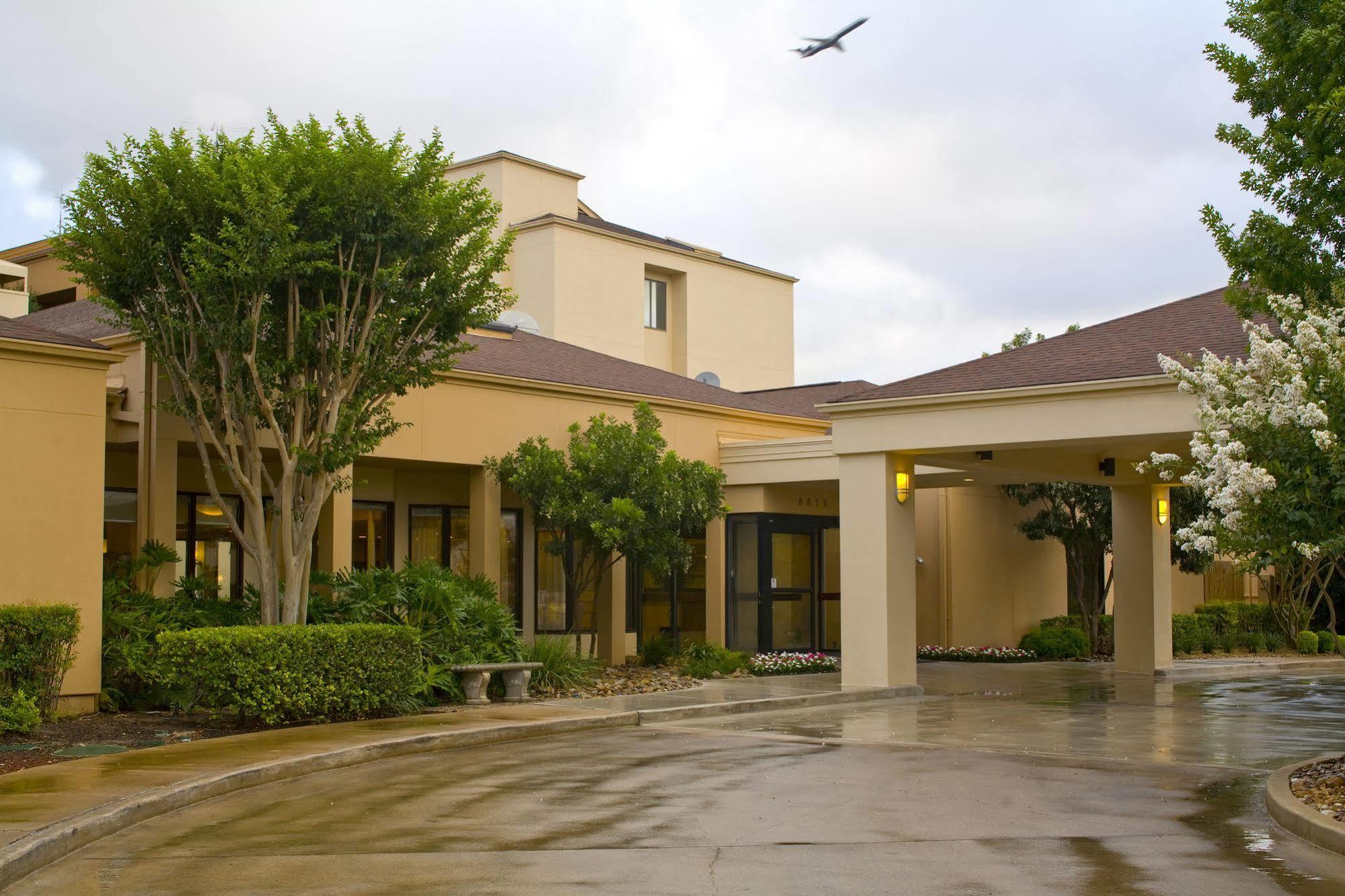 Courtyard By Marriott San Antonio Airport Hotel Ngoại thất bức ảnh